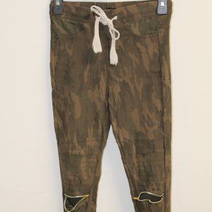 Girls Dazl Camo Jeggings Style Pull On Pants Size L/XL